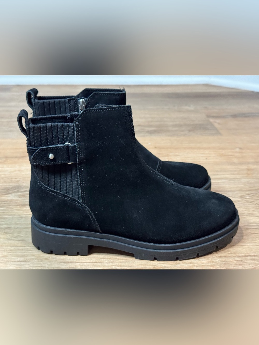 NEW TOMS Astrid Boot Water Repellent Black Suede Size 8